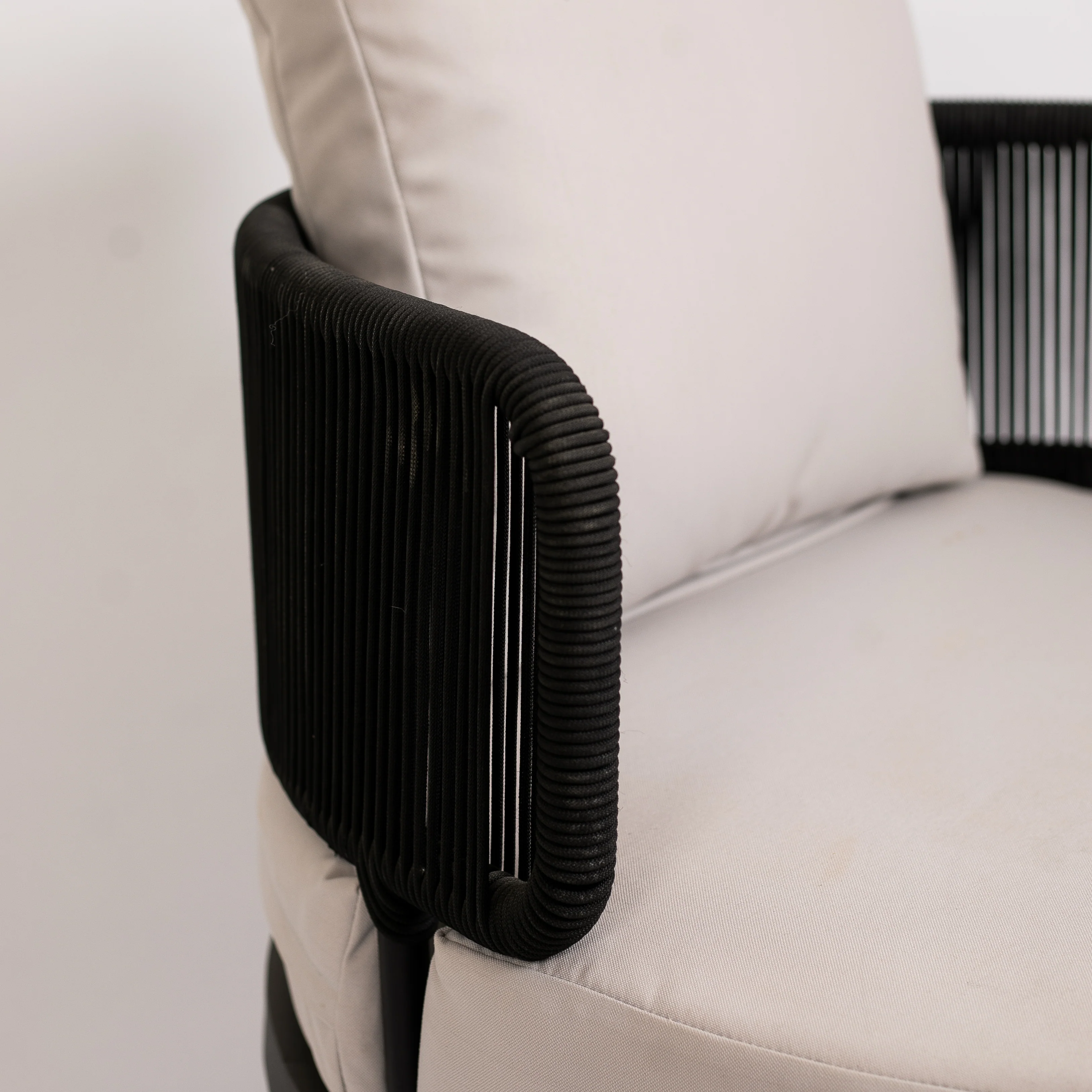 Round Fauteuil With Ropes - Image 3
