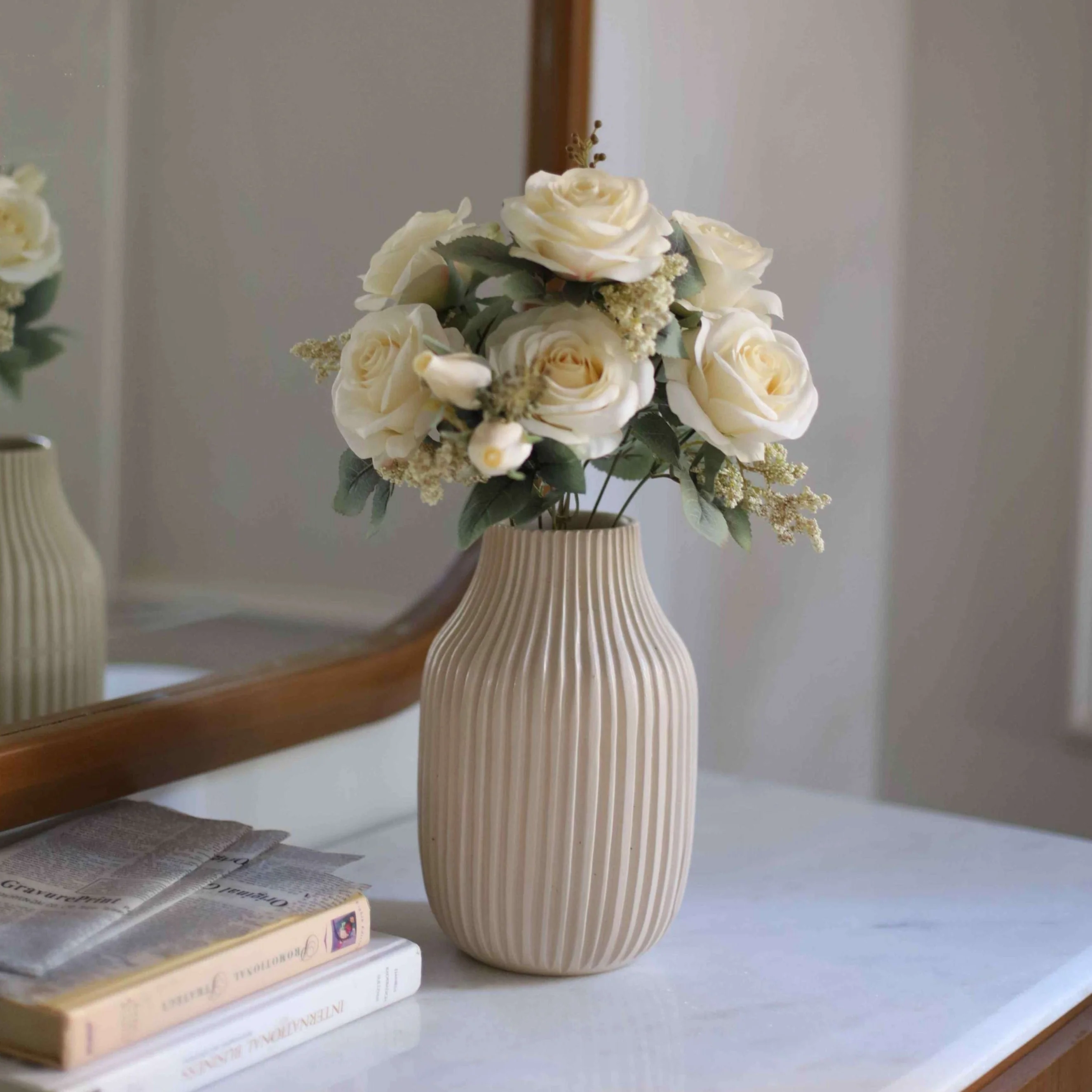 Lilly Vase - Image 2
