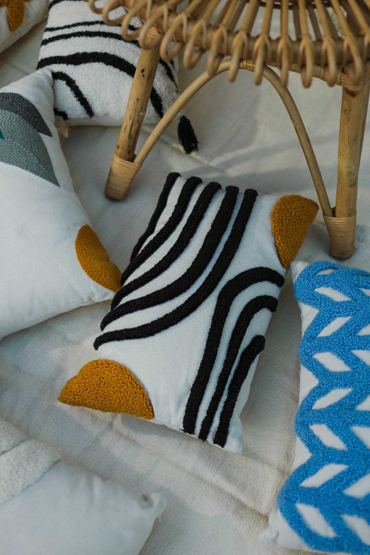 Luna Tufted Cushion - Image 4
