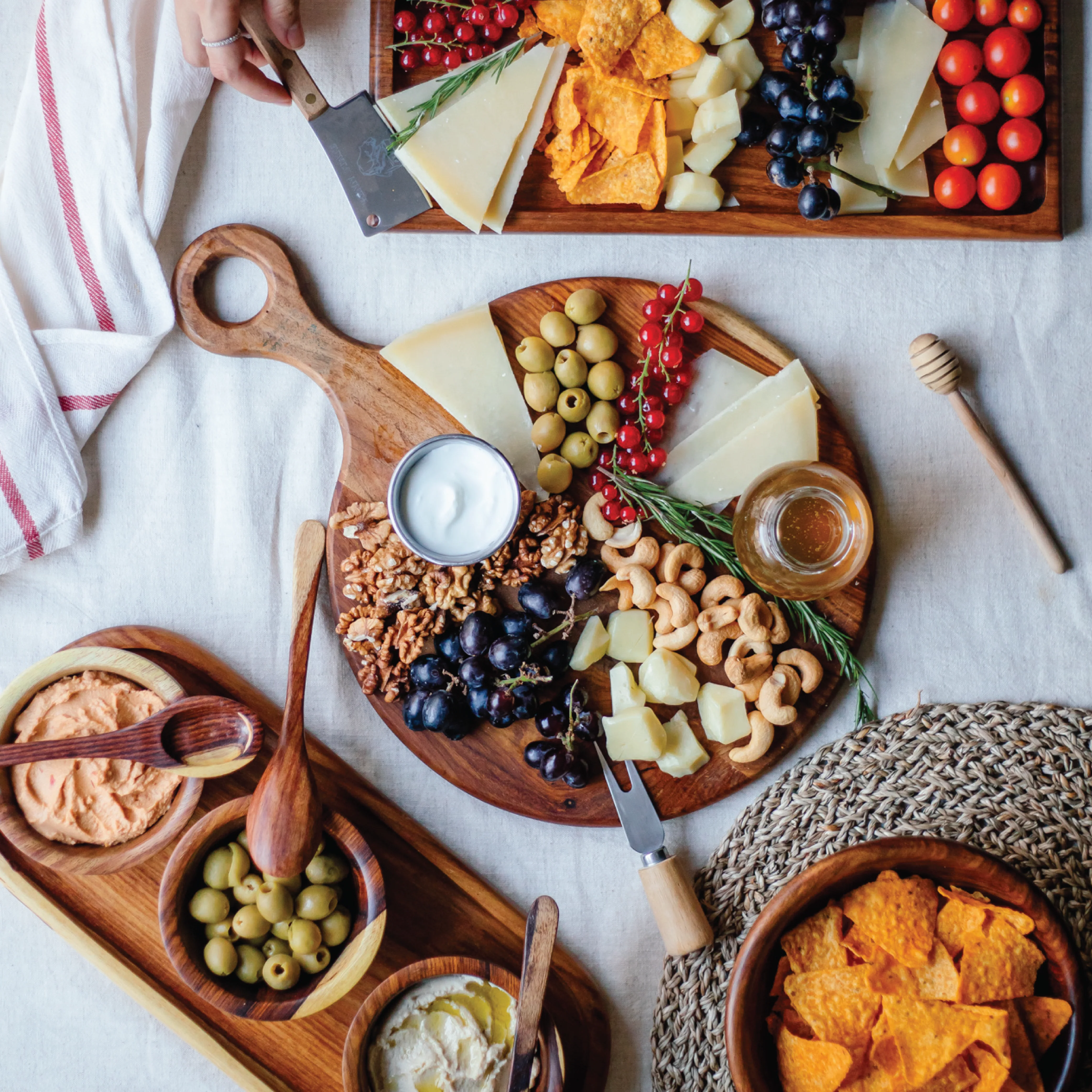 Wooden Round Cutting Board - Image 3