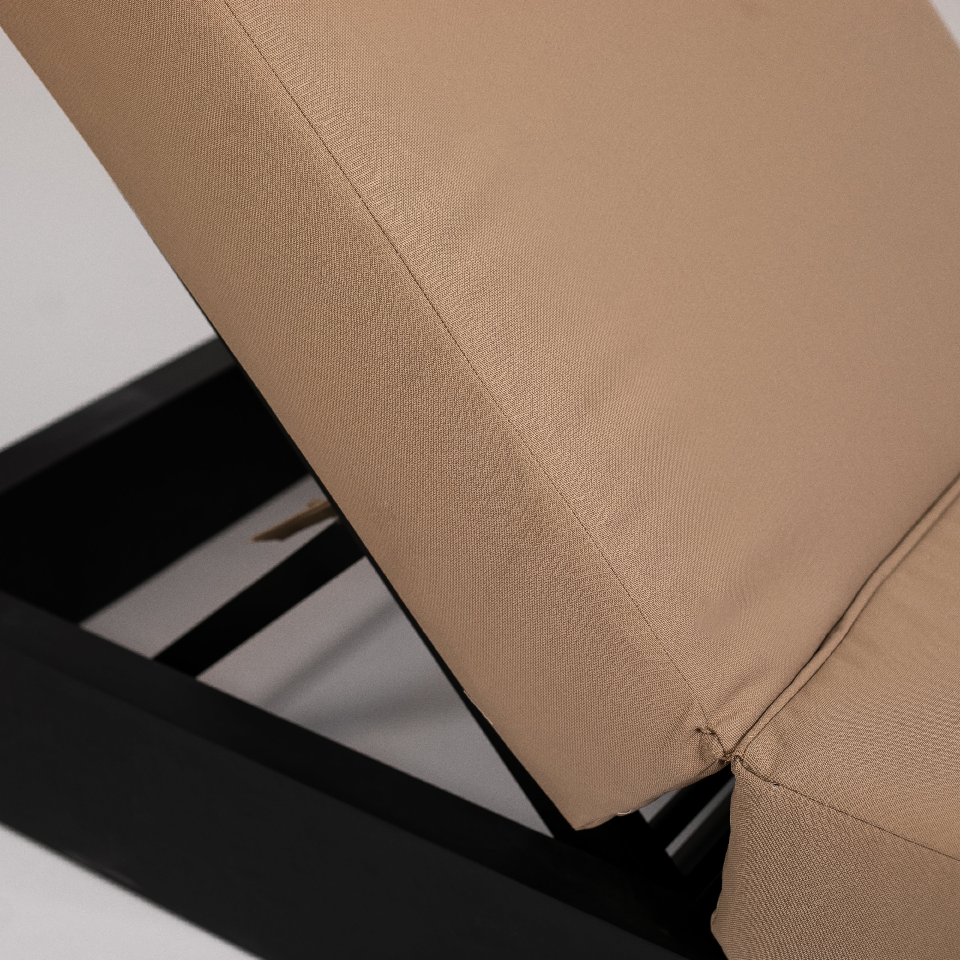 Chaiselong with Mattress - Image 3